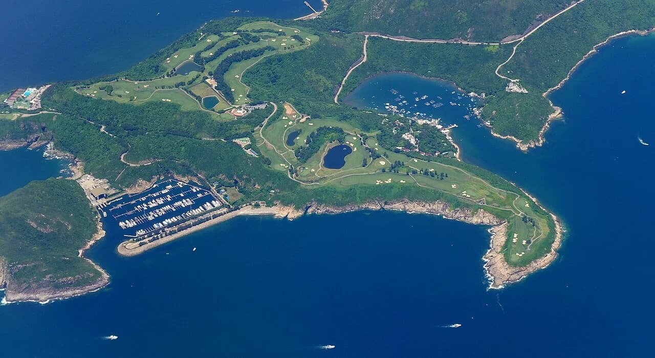 Clearwater Bay Golf & Country Club coastal setting