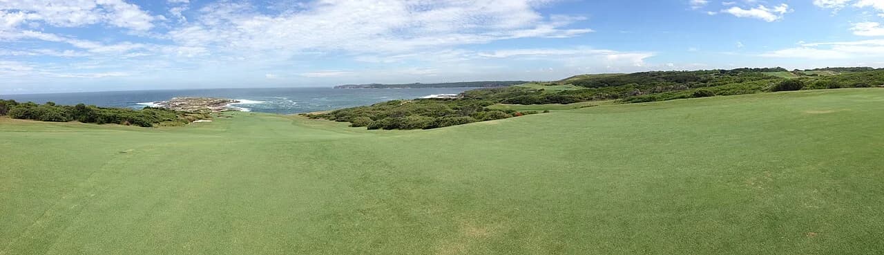 Fifth fairway with the green and Tasman Sea beyond